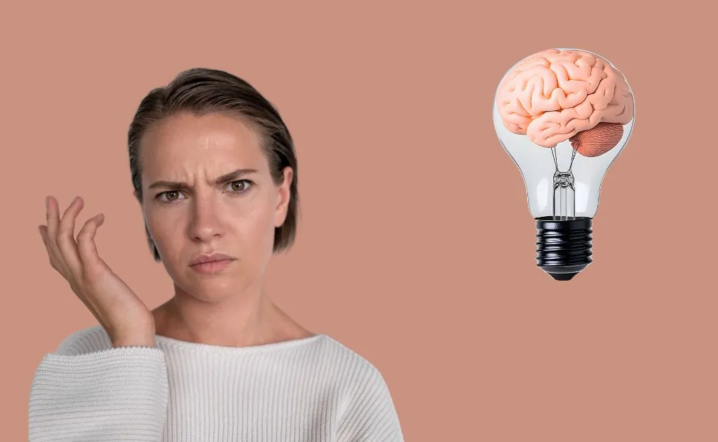 Donna perplessa con illustrazione di lampadina e cervello, concetto di metodo di studio e apprendimento